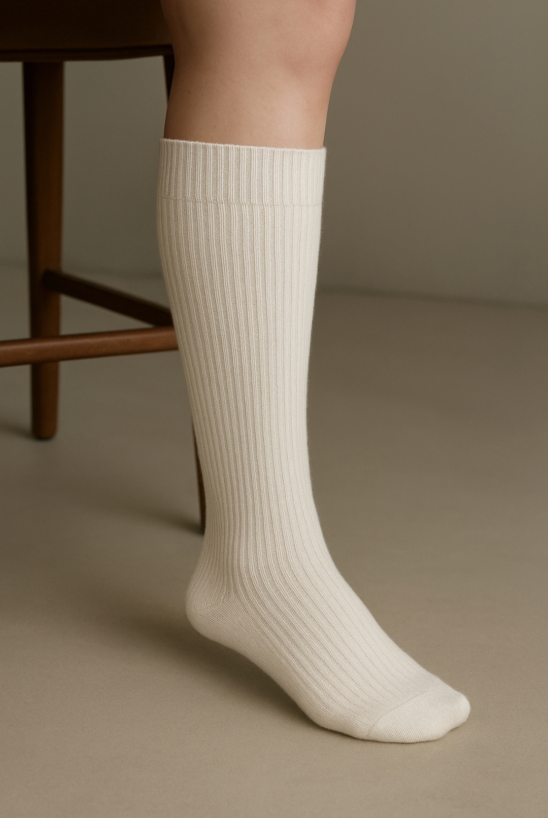 جوراب زیر زانو سفید کبریتی COCO&HANA